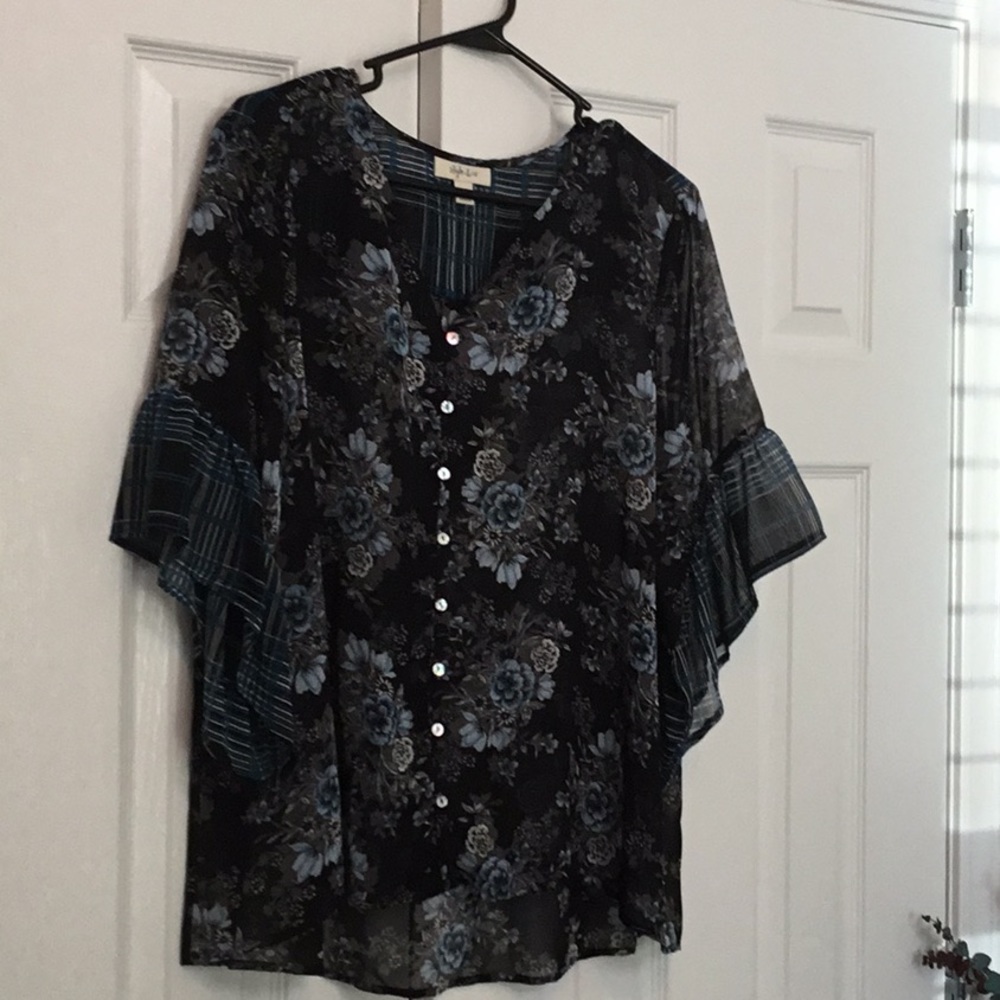 Style and Co large boutique style sheer blouse.